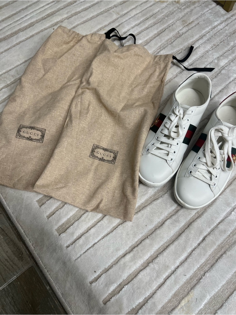 Gucci White Leather Sneakers with Green and Red Web Stripe